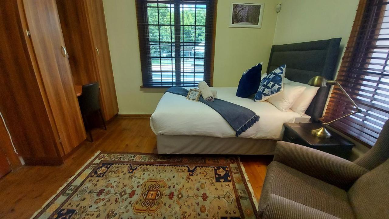 The Oak Potch Guesthouse Potchefstroom Ngoại thất bức ảnh